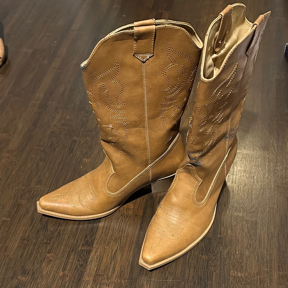 Tan Western Cowboy Boots